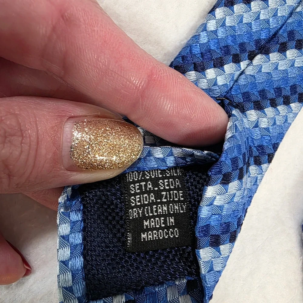 Thomas Pink London Blue Woven Geometric Silk Tie Made in Morocco Striped Mens
